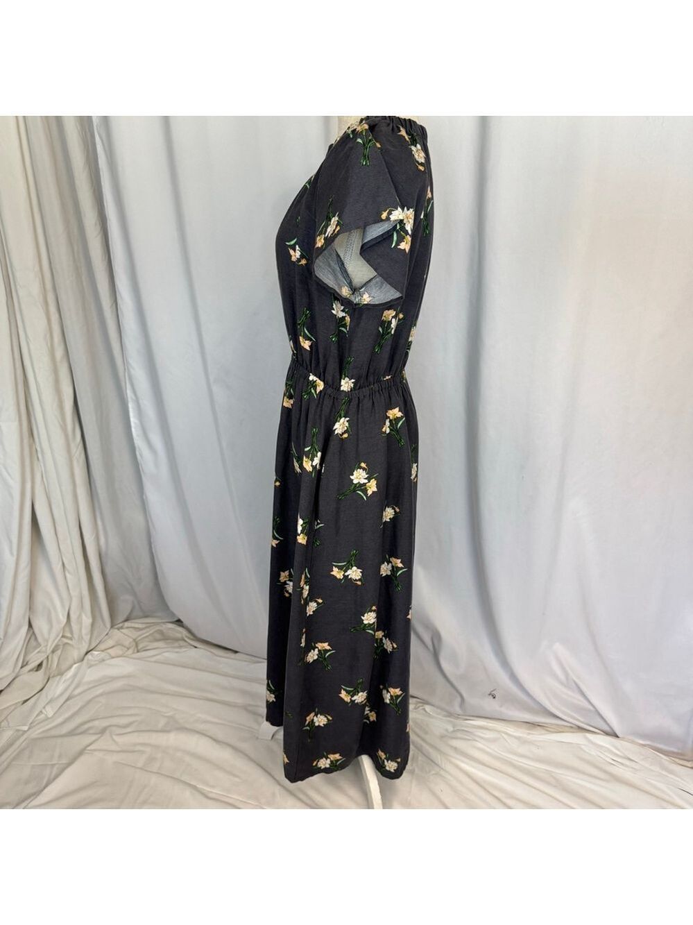 Loft Dress Midi Women's M Gray Floral Stretch Waist Neck Flutter Sleeves - Picture 2 of 15